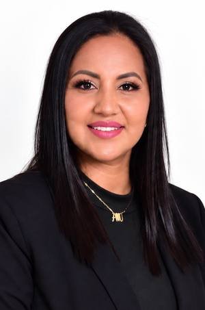 Alcira Coronel, REALTOR®, agente de bienes raíces en Nueva York